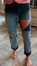 Load image into Gallery viewer, VINTAGE BLACK CUFFED JEANS
