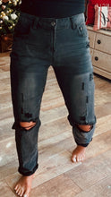 Load image into Gallery viewer, Black boyfriend med  rise jeans
