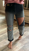 Load image into Gallery viewer, VINTAGE BLACK CUFFED JEANS
