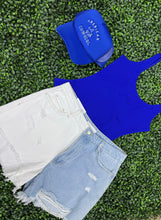 Load image into Gallery viewer, Two tone block distressed shorts
