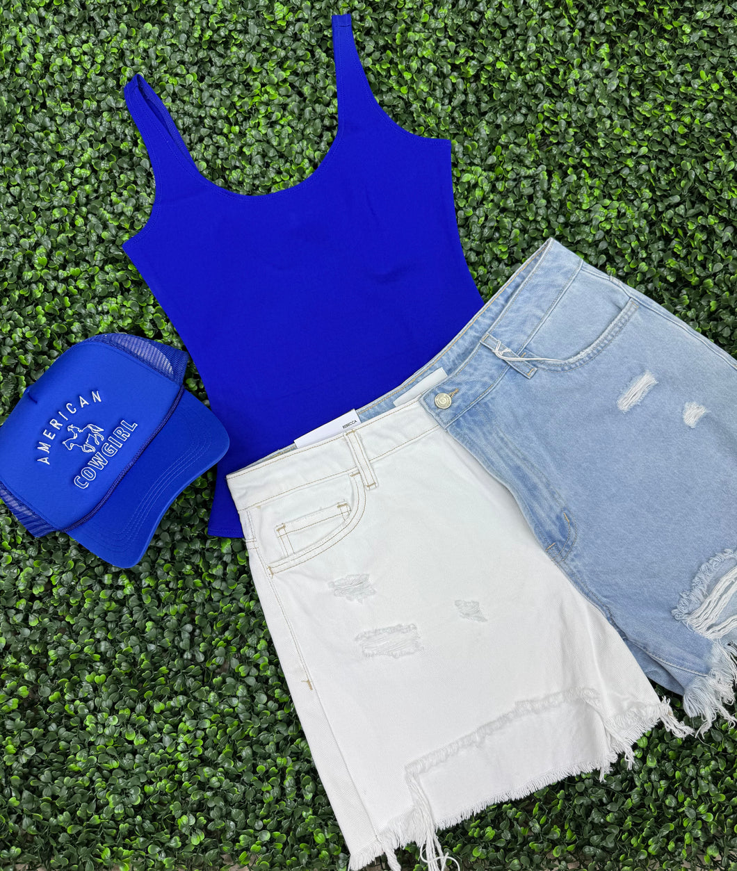 Two tone block distressed shorts