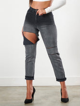 Load image into Gallery viewer, VINTAGE BLACK CUFFED JEANS
